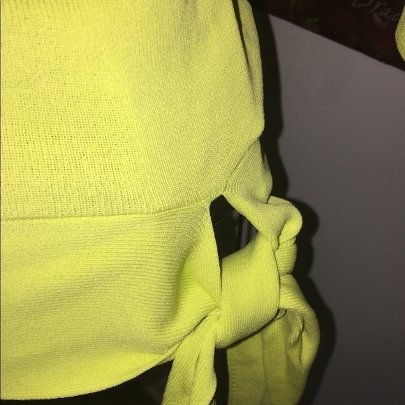 Coldwater Creek size small bright yellow green 3/4 length sleeve stretch tie - Picture 2 of 7